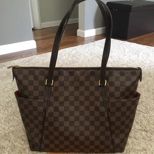 Authentic Louis Vuitton totally MM DE